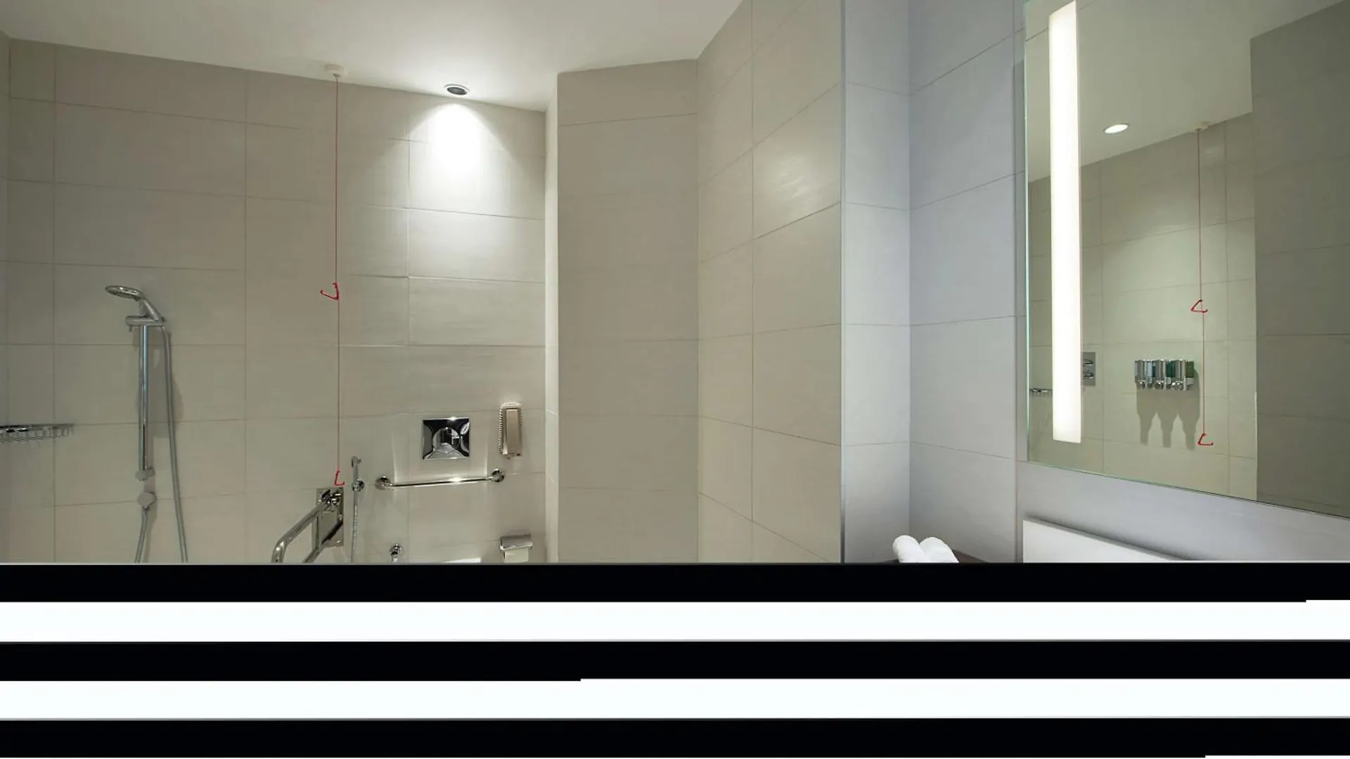 Hampton By Hilton Dubai Airport Hotel