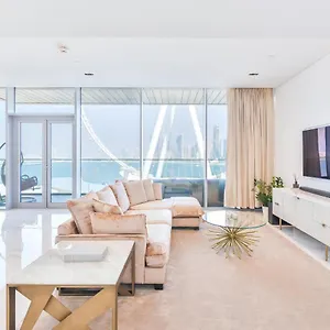Luxury 2 Bedroom Beachfront W Stunning Sea View شقة