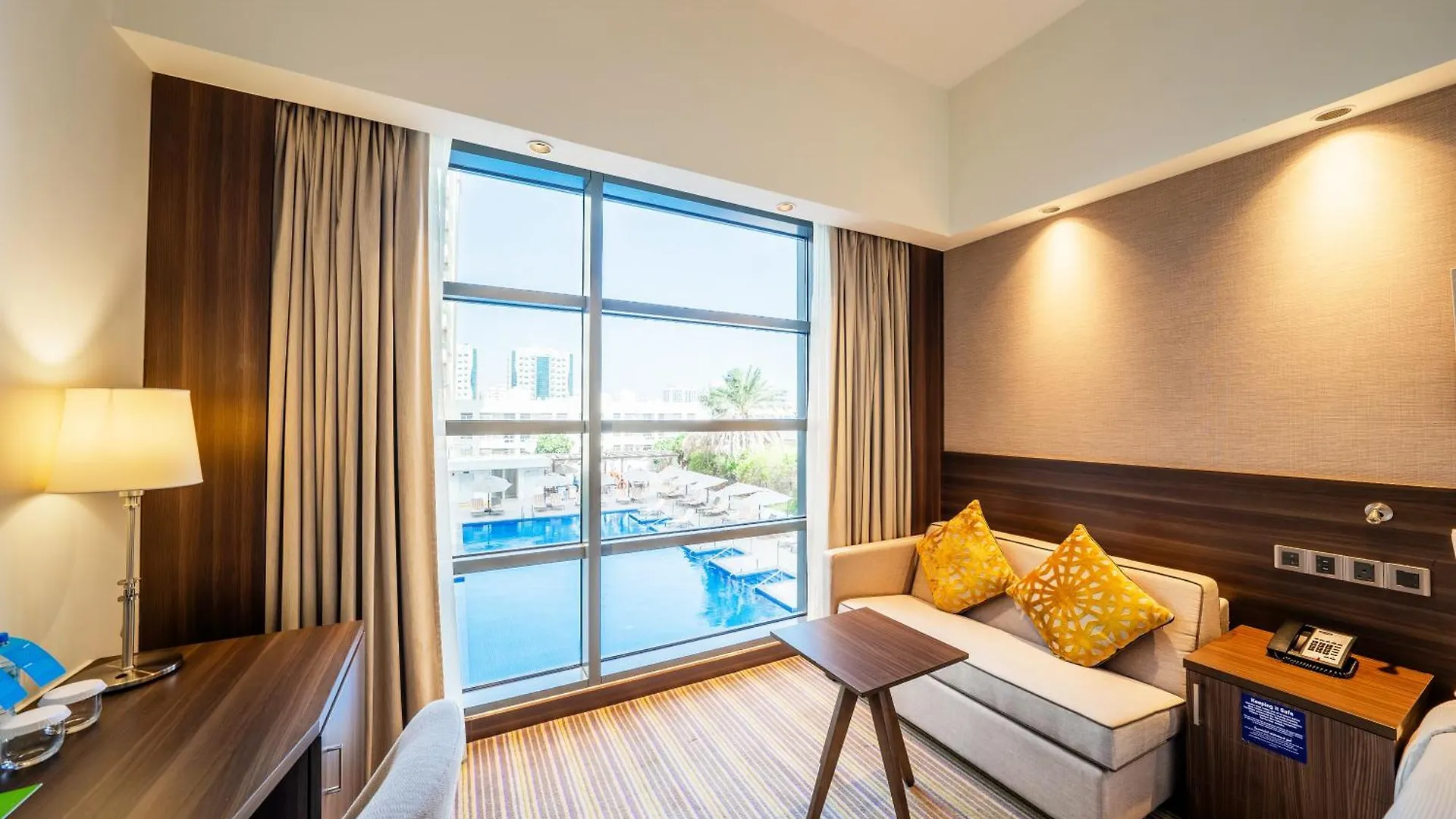 Hampton By Hilton Dubai Airport Hotel 3*,