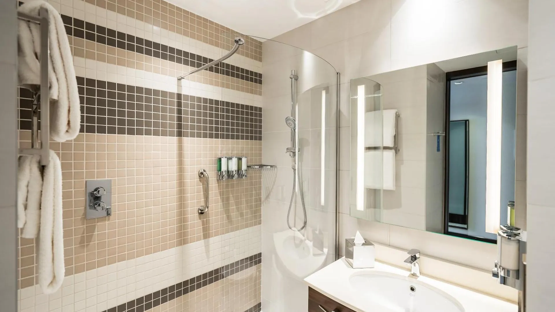 Hampton By Hilton Dubai Airport Ξενοδοχείο